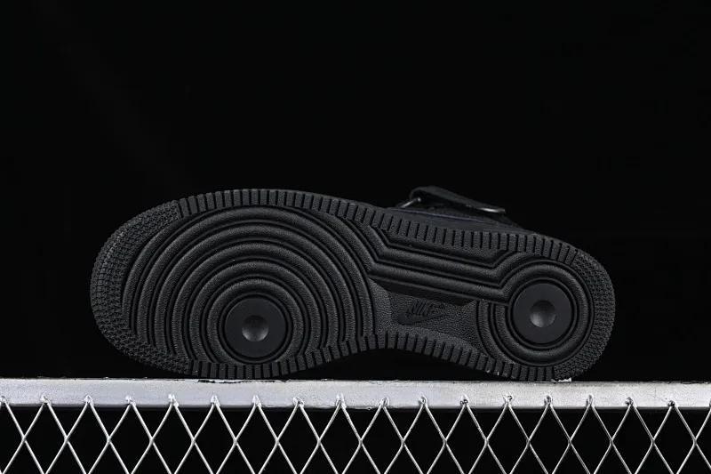 All categories Nk Air Force 1 Air Force series Nk Air Force 1 Mid Air Force mid-top Nk Air Force 1'07 Mid Air Force all-black mid-top casual sneakers 315123-001